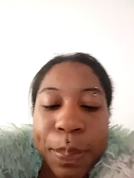 Snapshot of Zaira_Rose_ chatting on 10-10-25, 01:32 Zaira Rose online show from 10-10-25, 01:32