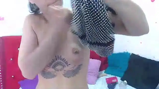 Snapshot of Ariasmithog chatting on 11-24-25, 04:18 Ariasmithog online show from 11-24-25, 04:18