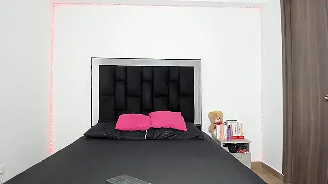 victoriacolin online show from 02-21-25, 11:54