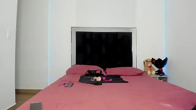 Snapshot of victoriacolin chatting on 02-07-26, 11:58 victoriacolin online show from 02-07-26, 11:58