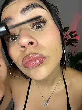 Snapshot of meli_ortiz_ chatting on 11-06-25, 03:24 meli ortiz online show from 11-06-25, 03:24