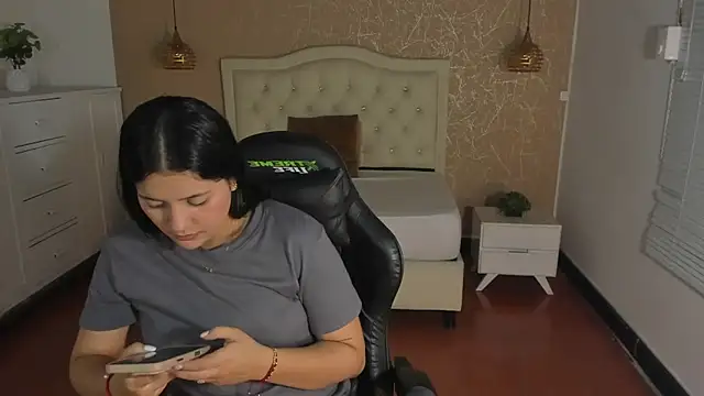 Hadley  online show from 10-26-25, 01:00