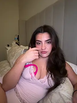 Snapshot of cute_carly_ chatting on 01-18-26, 07:06 cute carly online show from 01-18-26, 07:06
