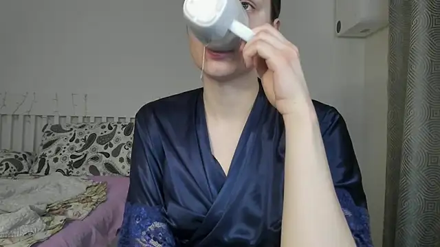 Snapshot of Hustle_Babyy chatting on 09-13-25, 07:46 Hustle Babyy online show from 09-13-25, 07:46