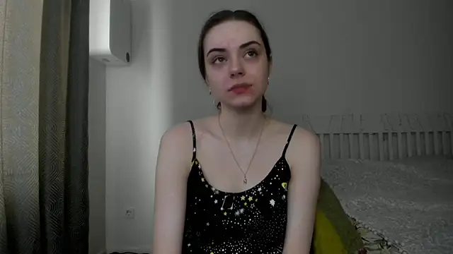 Snapshot of Hustle_Babyy chatting on 11-13-25, 08:24 Hustle Babyy online show from 11-13-25, 08:24