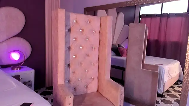 CandyLuxury   online show from 02-18-25, 07:41