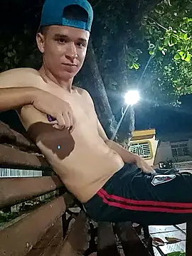 arevalo1124 online show from 02-04-25, 04:48