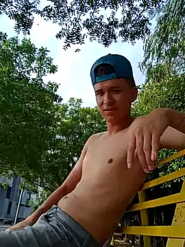 arevalo1124 online show from 02-06-25, 08:45