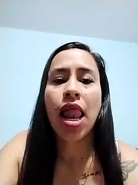 Snapshot of kamila_lovee chatting on 01-30-25, 04:45 kamila lovee online show from 01-30-25, 04:45