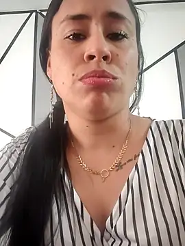 Snapshot of kamila_lovee chatting on 02-07-25, 06:24 kamila lovee online show from 02-07-25, 06:24