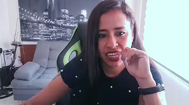 Snapshot of kamila_lovee chatting on 02-17-25, 05:53 kamila lovee online show from 02-17-25, 05:53