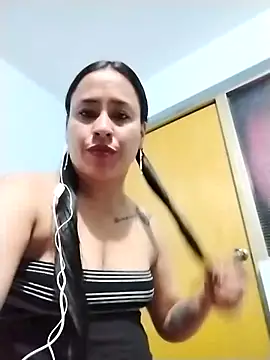 Snapshot of kamila_lovee chatting on 02-20-25, 01:36 kamila lovee online show from 02-20-25, 01:36