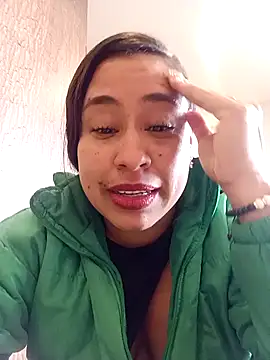 Snapshot of kamila_lovee chatting on 09-23-25, 04:54 kamila lovee online show from 09-23-25, 04:54