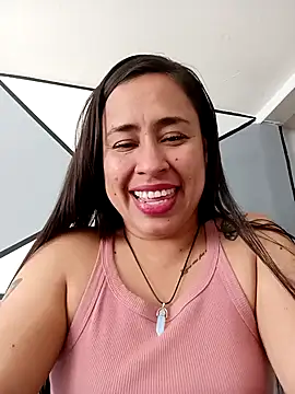 Snapshot of kamila_lovee chatting on 10-06-25, 07:00 kamila lovee online show from 10-06-25, 07:00