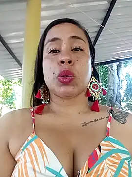 Snapshot of kamila_lovee chatting on 10-13-25, 07:14 kamila lovee online show from 10-13-25, 07:14