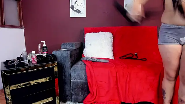 Snapshot of SOPHI_WOLFF chatting on 02-04-25, 11:06 SOPHI WOLFF online show from 02-04-25, 11:06