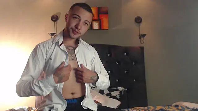 Snapshot of FemToMale chatting on 01-29-25, 04:05 FemToMale online show from 01-29-25, 04:05