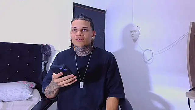 hot man05 online show from 11-14-25, 05:39