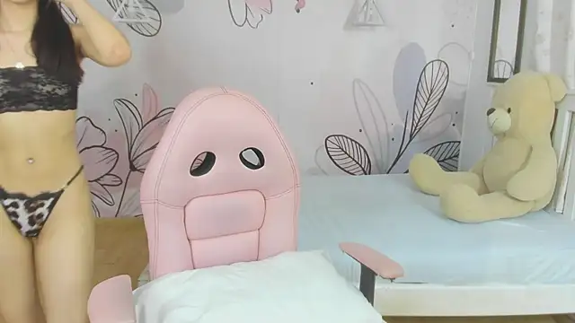 mia vanucci1 online show from 02-26-25, 03:53