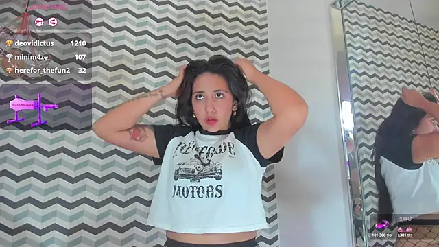 Snapshot of CALANTHELOVE1 chatting on 03-13-25, 05:43 CALANTHELOVE1 online show from 03-13-25, 05:43