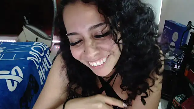 Snapshot of AliceSweet4U chatting on 03-08-25, 02:55 AliceSweet4U online show from 03-08-25, 02:55