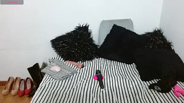 Lunasquirt1985 online show from 10-15-25, 11:43