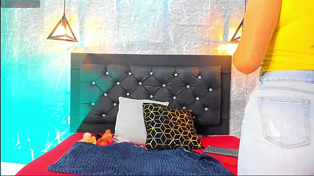 emberhodson online show from 11-24-25, 11:32