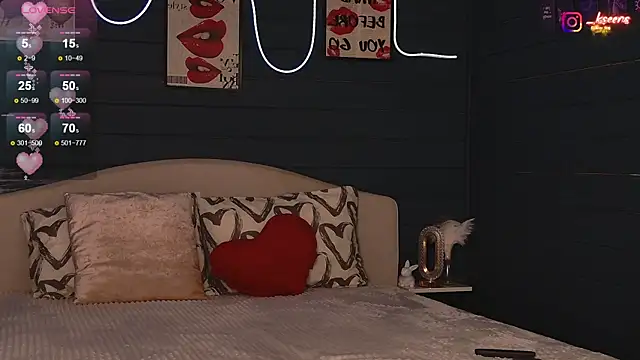 Eseensia online show from 11-22-25, 02:32