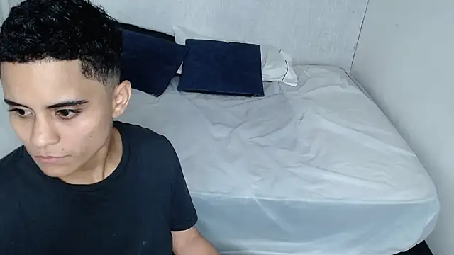 Liiamthompson online show from 03-06-25, 04:08