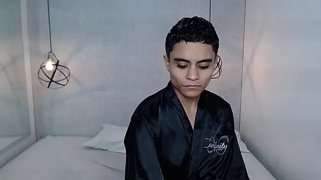 Liiamthompson online show from 03-17-25, 11:21