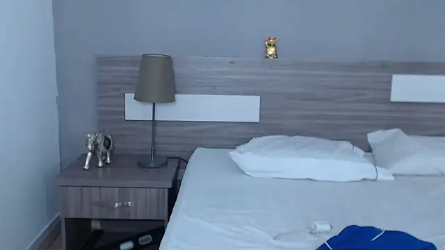 Liiamthompson online show from 09-29-25, 10:47