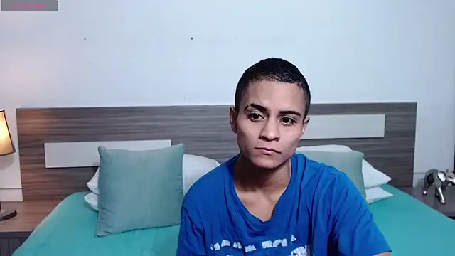 Liiamthompson online show from 04-06-26, 09:43