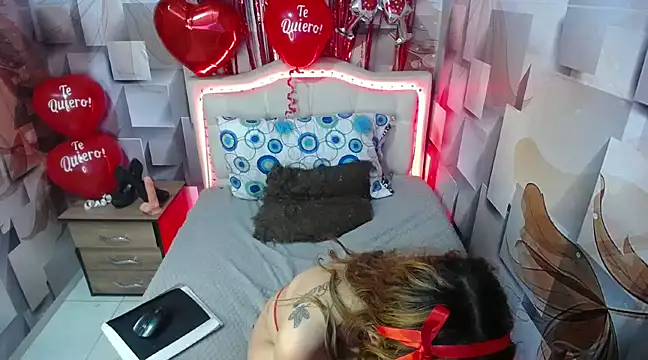 Snapshot of nicolee_millerr chatting on 02-14-25, 04:31 nicolee millerr online show from 02-14-25, 04:31
