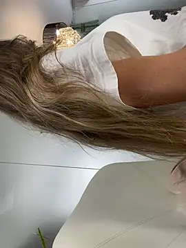 Anya-Ray online show from 02-05-25, 01:00