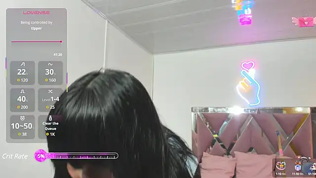 Snapshot of palmerfox_tay chatting on 02-15-25, 01:53 palmerfox tay online show from 02-15-25, 01:53