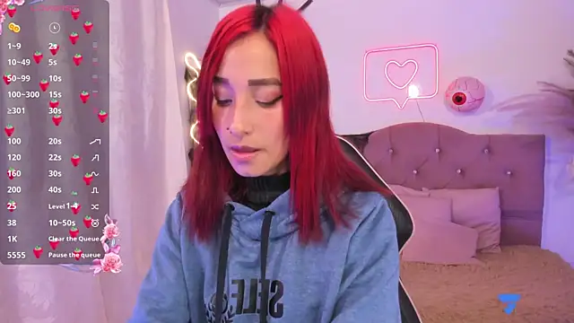 Snapshot of palmerfox_tay chatting on 10-18-25, 03:31 palmerfox tay online show from 10-18-25, 03:31