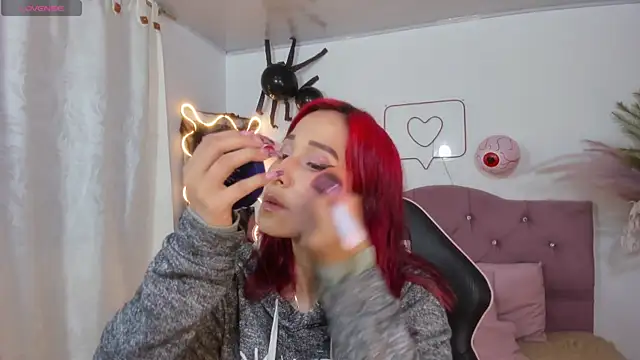 Snapshot of palmerfox_tay chatting on 10-19-25, 03:29 palmerfox tay online show from 10-19-25, 03:29