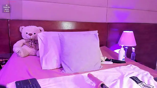 dulce char online show from 04-24-26, 12:40