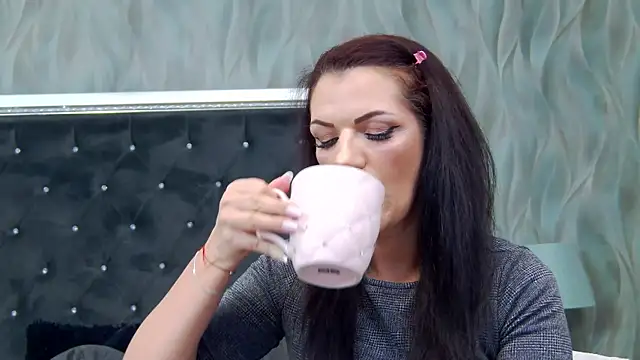 LissaAnn online show from 03-18-25, 03:42