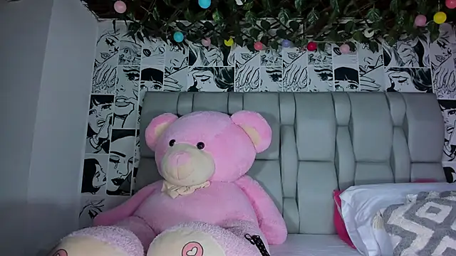 Snapshot of LucyRosse chatting on 05-03-26, 11:16 LucyRosse online show from 05-03-26, 11:16
