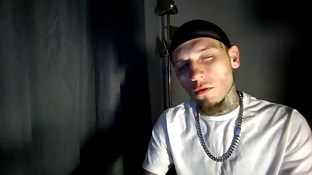 cruz815 online show from 11-01-25, 02:35