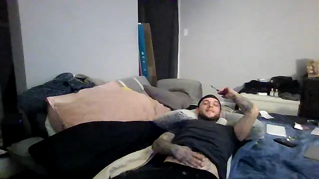 cruz815 online show from 12-14-25, 03:34