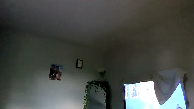 Snapshot of cruz815 chatting on 06-19-26, 08:23 cruz815 online show from 06-19-26, 08:23