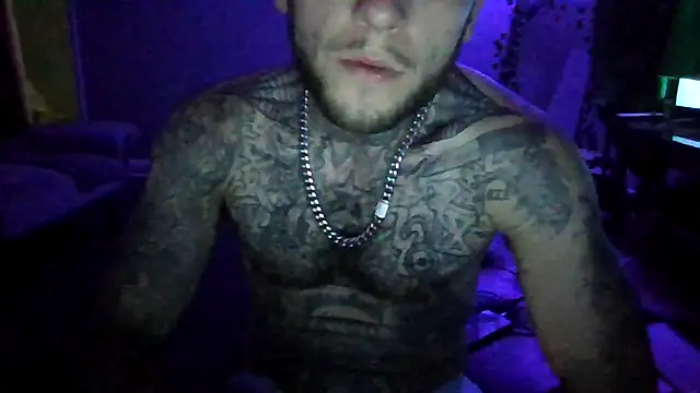 Snapshot of cruz815 chatting on 07-16-26, 04:18 cruz815 online show from 07-16-26, 04:18