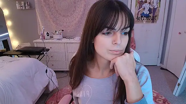 Snapshot of princesselysia chatting on 10-29-25, 04:09 princesselysia online show from 10-29-25, 04:09