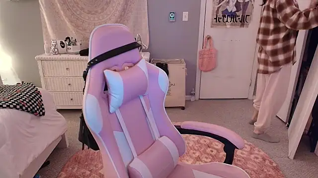 Snapshot of princesselysia chatting on 11-07-25, 01:05 princesselysia online show from 11-07-25, 01:05