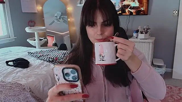 Snapshot of princesselysia chatting on 02-10-26, 04:11 princesselysia online show from 02-10-26, 04:11