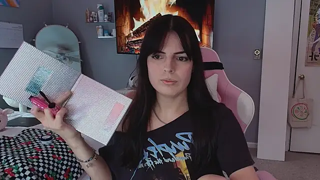 Snapshot of princesselysia chatting on 02-20-26, 07:36 princesselysia online show from 02-20-26, 07:36