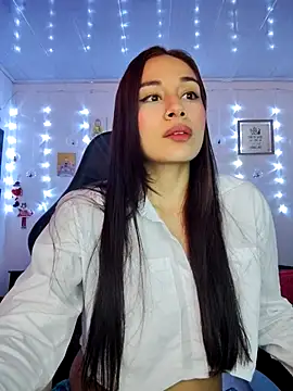 Snapshot of Marce0 chatting on 02-13-26, 02:07 Marce0 online show from 02-13-26, 02:07