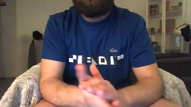 Snapshot of Zer_oki chatting on 01-31-25, 05:21 Zer oki online show from 01-31-25, 05:21